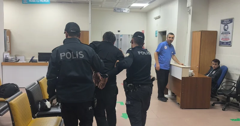 Kahramanmaraş ta oğlu tarafından bıçakla rehin alınan anne kurtuldu, çatıya çıkan genci özel harekat yakaladı