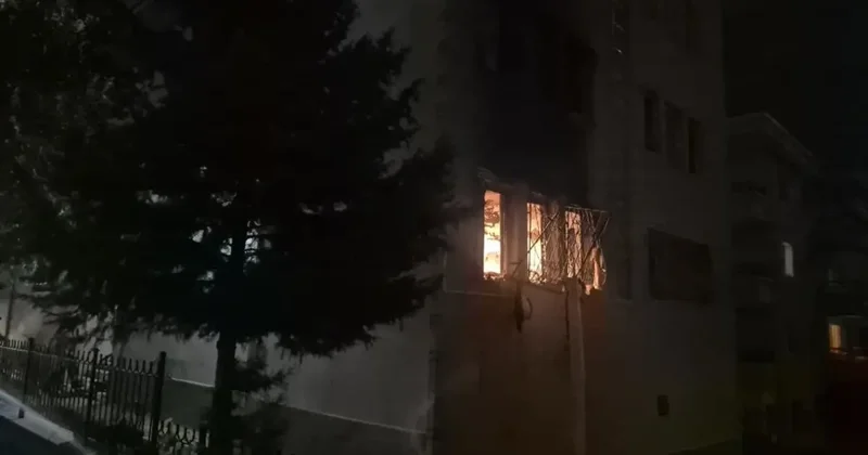 Ankara da korkutan yangın: bir dairenin doğal gazı patladı