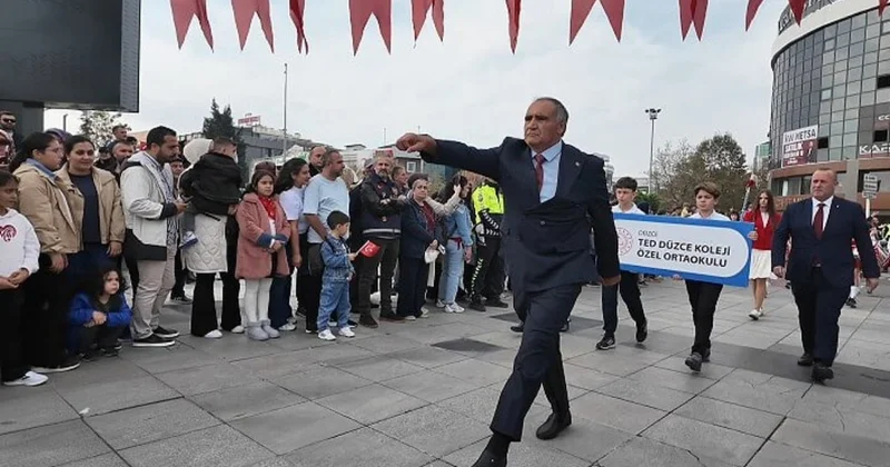 Beden eğitimi öğretmeninin 29 Ekim yürüyüşü sosyal medyada gündem oldu Sözcü Gazetesi