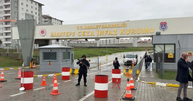 Görevden uzaklaştırılan Üsküdar Belediye Başkanı Sinem Dedetaş tahliye edildi! İşte ilk fotoğrafı