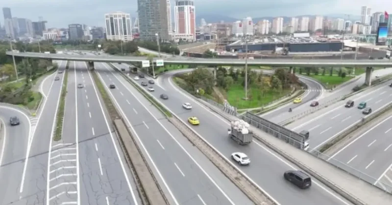 İstanbul da alışılmış manzara değişti! 29 Ekim de yollar boş kaldı
