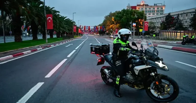 29 Ekim Cumhuriyet Bayramı dolayısıyla bazı yollar trafiğe kapatıldı! İşte İstanbul da kapatılan yollar
