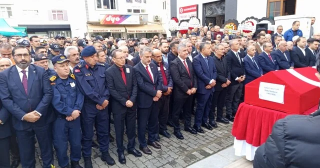 Kalp krizi sonrası hayatını kaybeden polis memuruna son görev Trabzon Haberleri Habertürk Yerel Haberler