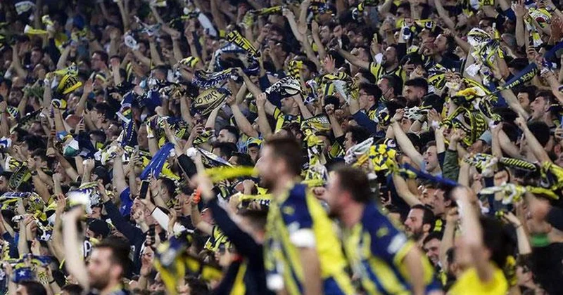 Fenerbahçe taraftarından yönetime çağrı! Dünyaca ünlü hocayı istiyorlar