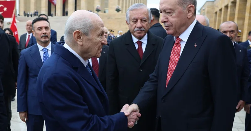 Cumhuriyet’in 103. yılında anlamlı tercih! Cumhurbaşkanı Erdoğan’ın kravatı gözlerden kaçmadı