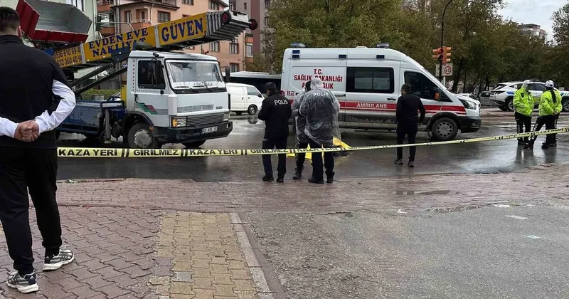 Kamyon yaşlı kadına çarptı: 1 ölü