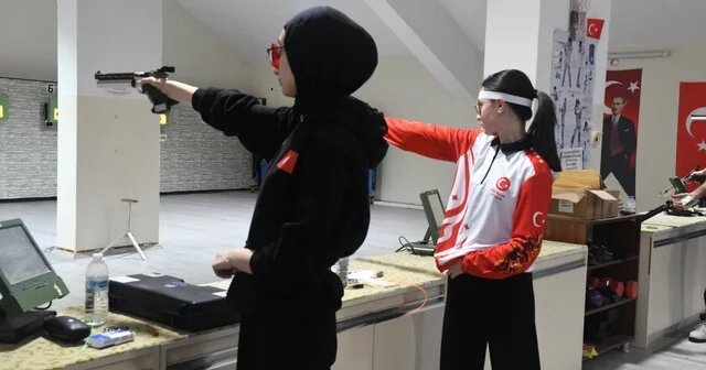 Eskişehir de Cumhuriyet Bayramı spor ve sanat etkinlikleriyle kutlandı Eskişehir Haberleri Habertürk Yerel Haberler
