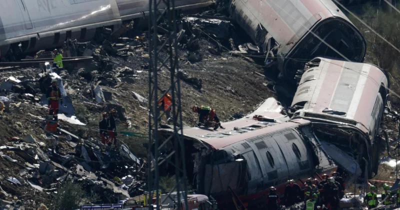 İspanya da tren kazası: Kontrol merkezi personeli sorgulanıyor