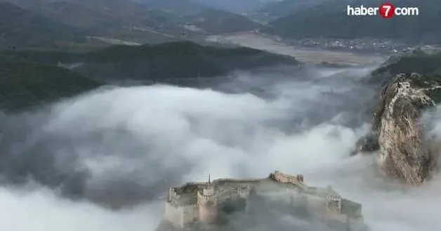 Sinop ta nefes kesen manzara! Boyabat Kalesi sis denizi üstünde kaldı