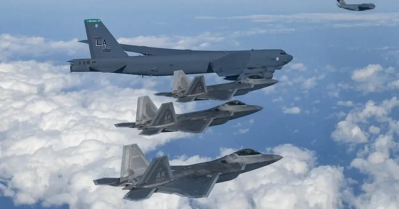 B 52’ler ve kıyamet uçakları havalandı! ABD’den nükleer hazırlık...