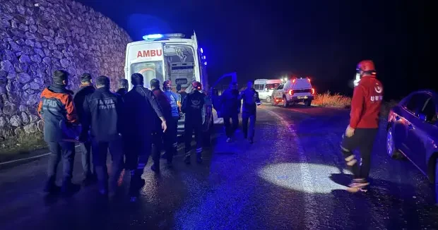 Hakkari haberleri Hakkari de minibüs dereye uçtu! 24 kişi yaralandı 29 Ekim 2026