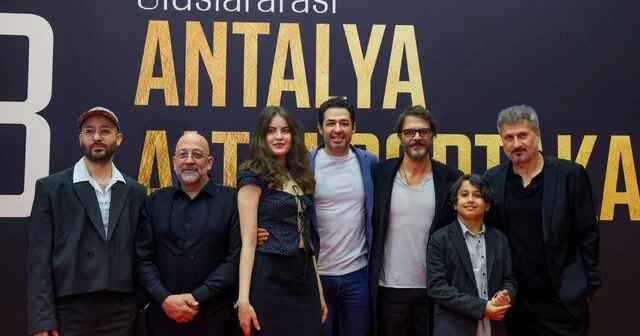 Türk ve dünya sinemasının yıldızları yarışma bölümlerinde seyirciyle buluştu Antalya Son Dakika Haberleri Habertürk Yerel Haberler