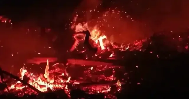 Bilecik in Pazaryeri ilçesinde arazi yangını VİDEO İZLE