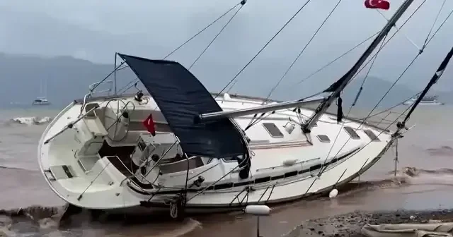 Muğla da sağanak dolu ve fırtına günlük yaşamı olumsuz etkiliyor VİDEO İZLE