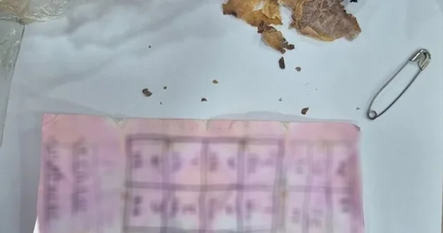 Bolu da yapı marketin raflarının arasında muska çıktı: Büyücülerin şerrinden Allah a sığınırım Bolu Haberleri