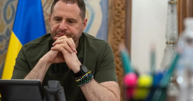 Zelenski nin 2 numarası son mesajını paylaştı: Zelenski’nin başdanışmanı ve Genelkurmay Başkanı Andriy Yermak, evine Sözcü Gazetesi