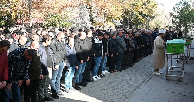 Kırıkkale de sac levhanın altında kalıp ölen 2 işçi toprağa verildi Kırıkkale Haberleri