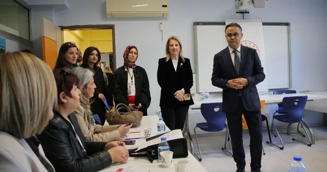Hayat boyu öğrenmede yeni yol haritası İzmir de vizyoner çalıştay gerçekleştirildi İzmir Haberleri
