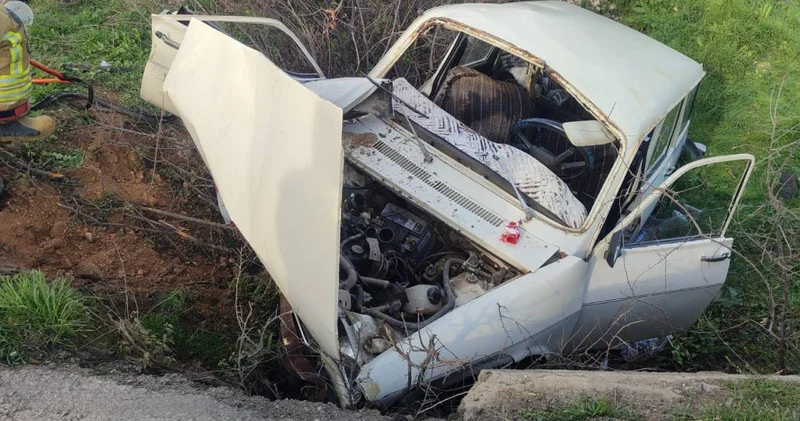 Manisa da araç şarampole devrildi! Ağır yaralanan yaşlı çift hastaneye kaldırıldı