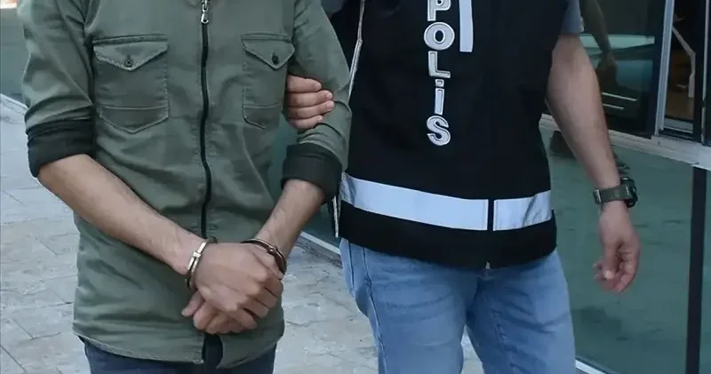 İstanbul da kargo dolandırıcılığı şüphelisi suçüstü yakalandı İstanbul Haberleri