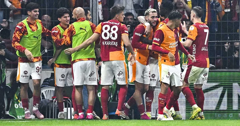 Galatasaray da kriz sonrası karar çıktı: Okan Buruk mecbur kaldı
