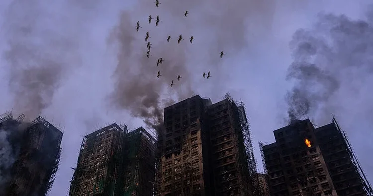 Hong Kong da 3 günlük yas: 128 ölü, 200 kayıp