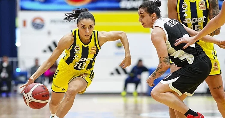 Fenerbahçe Opet, derbide farkı galip!