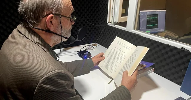 Muratpaşa da yazar ve şairler gönüllü okuyucu oldu Antalya Haberleri