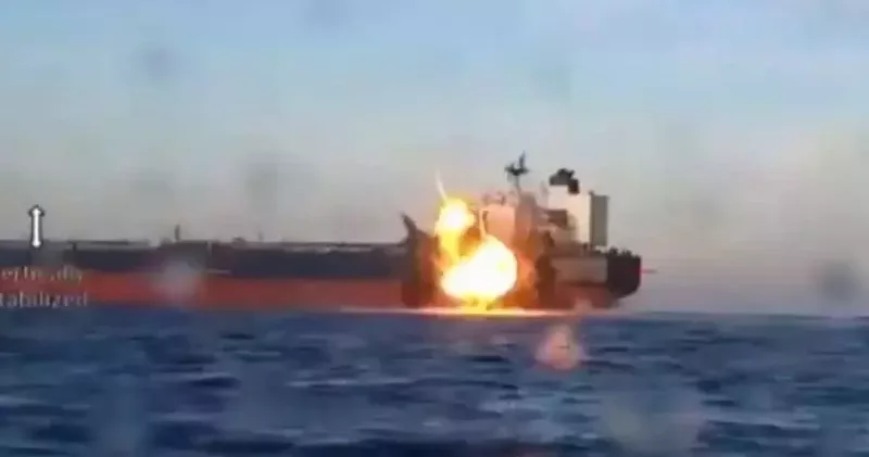 Karadeniz de 2 geminin vurulduğu anlara ilişkin olduğu öne sürülen görüntüler paylaşıldı