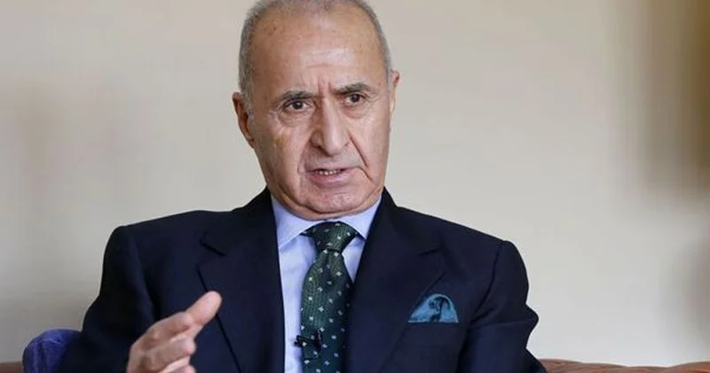 Hikmet Çetin den CHP kurultayına mesaj: Cumhuriyet Halk Partisi şafak operasyonlarıyla teslim alınacak bir parti değildir!