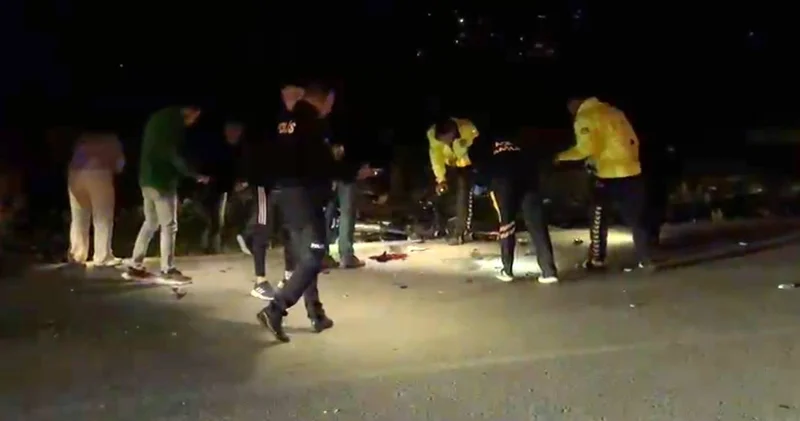 Motosikletiyle otomobile çarptı: Kırılan dişlerini telefon ışığıyla aradı!