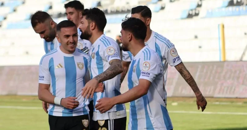 Erzurumspor dan 4 gollü gövde gösterisi! Zirveye göz kırptılar