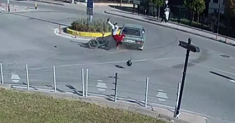 Motosikletli havada takla attı, ilk yaptığı şey fırlayan ayakkabısını giymek oldu