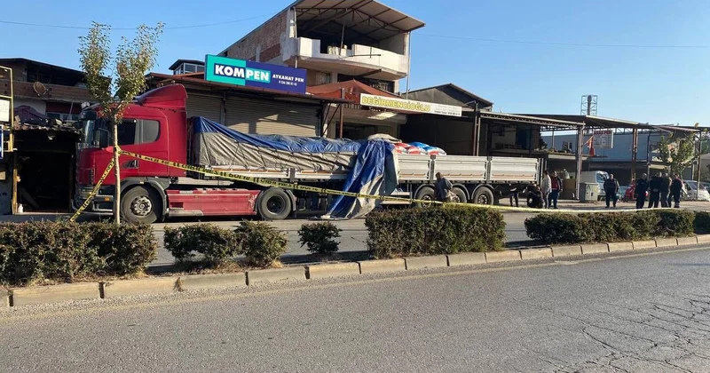 Trafik kazasında yaralanan polis memuru şehit oldu