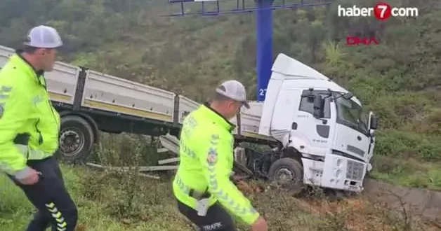 Beykoz da şarampole savrulan tırın sürücüsü yaralandı
