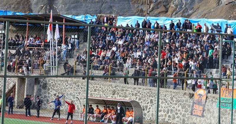 24 kırmızı kart çıkmıştı: Gelen olursa oynarız kararı alındı