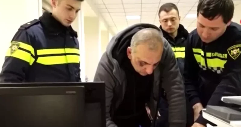 Gürcistan da muhalefet lideri Elisaşvili, mahkeme binasını kundaklama girişiminden gözaltına alındı