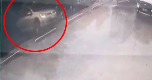 Otomobilini yanlışlıkla geri vitese alınca, 7 metre yükseklikten düştü; kaza anı kamerada Bursa Haberleri