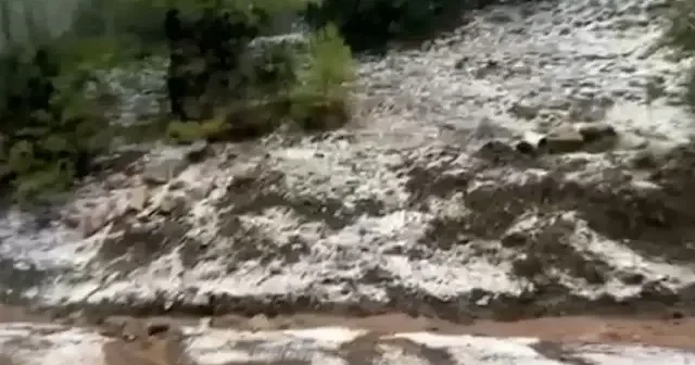 Antalya da sağanak ve dolu etkisini gösterdi VİDEO İZLE