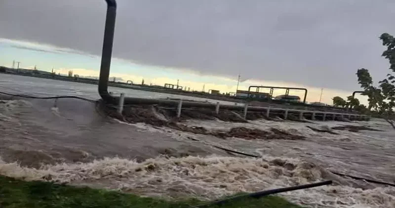 Çanakkale de sağanak; Tuzla Çayı taştı