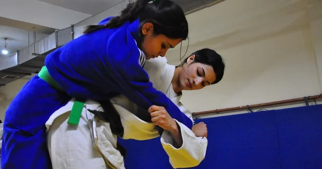 Kavgayı ayıran judo antrenörü tarafından keşfedilen Ayla, milli sporcu oldu Manisa Haberleri