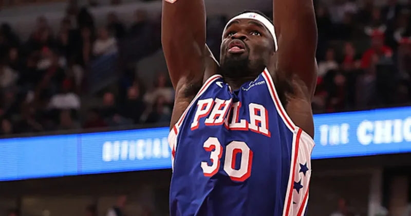 Adem Bona nın 13 sayıyla oynadığı maçta, 76ers kazanmayı bildi!