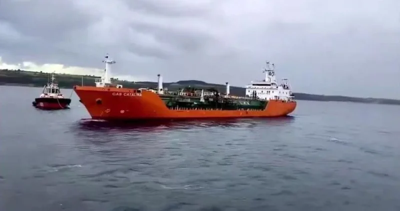 Makine arızası yapan ‘GAS CATALINA’ Çanakkale Boğazı’nda emniyete alındı Son dakika haberleri