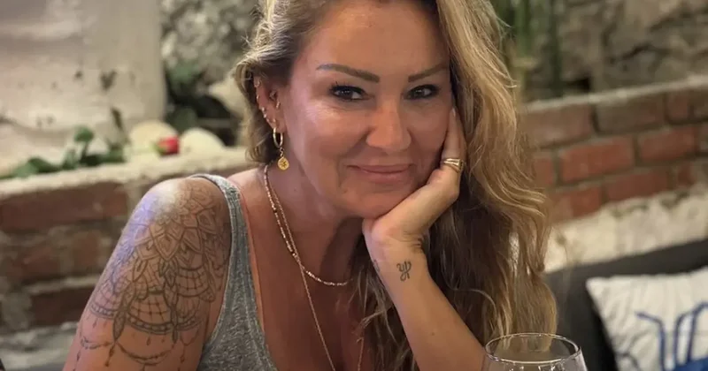 19 yaşındaki halini paylaşan Pınar Altuğ un fotoğrafı olay oldu