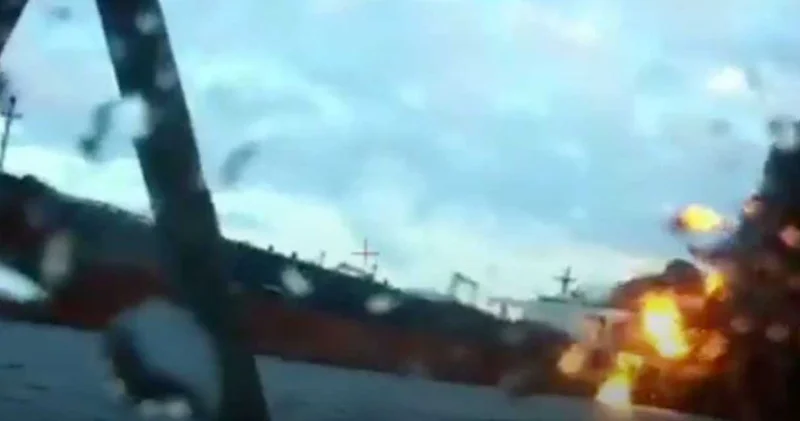 Ukrayna istihbaratı Karadeniz deki gemilere saldırı anı paylaştı