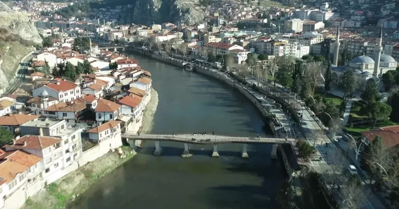 Amasya da 9 türbeye kilit