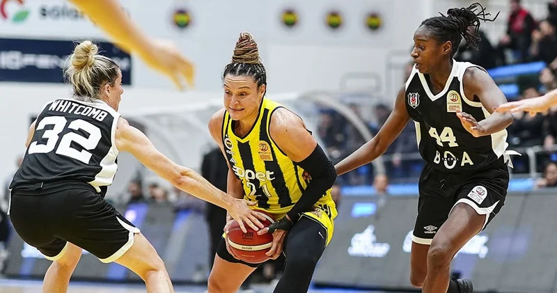 Derbinin kazananı Fenerbahçe: Beşiktaş a fark attı