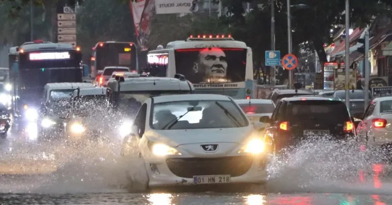 Sarı alarm ile uyarılan Antalya’da sağanak etkisini gösteriyor