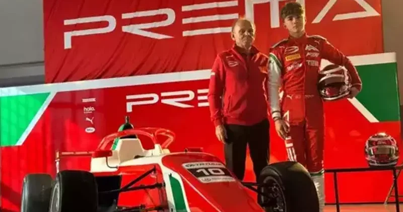 Genç Türk pilot Alp Aksoy, Formula Trophy sezonunun açılış yarışını kazandı