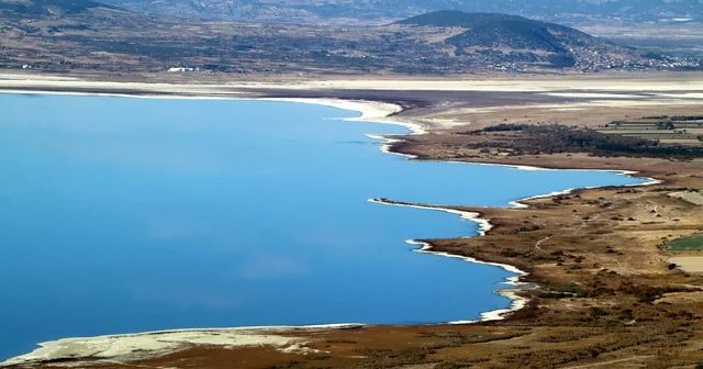 55 yılda 21,3 metre çekilen Burdur Gölü havadan görüntülendi Burdur Haberleri